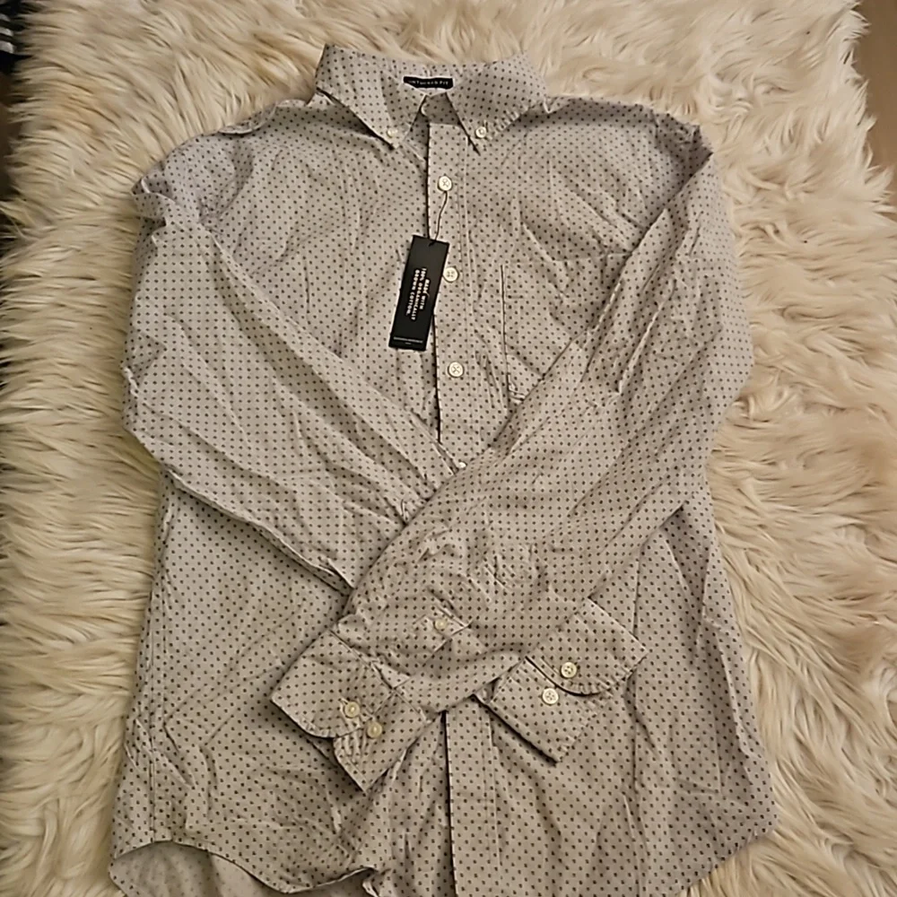 ~~Banana Republic Gray Untucked Fit Button Down Shirt – NWT – Size Medium~~